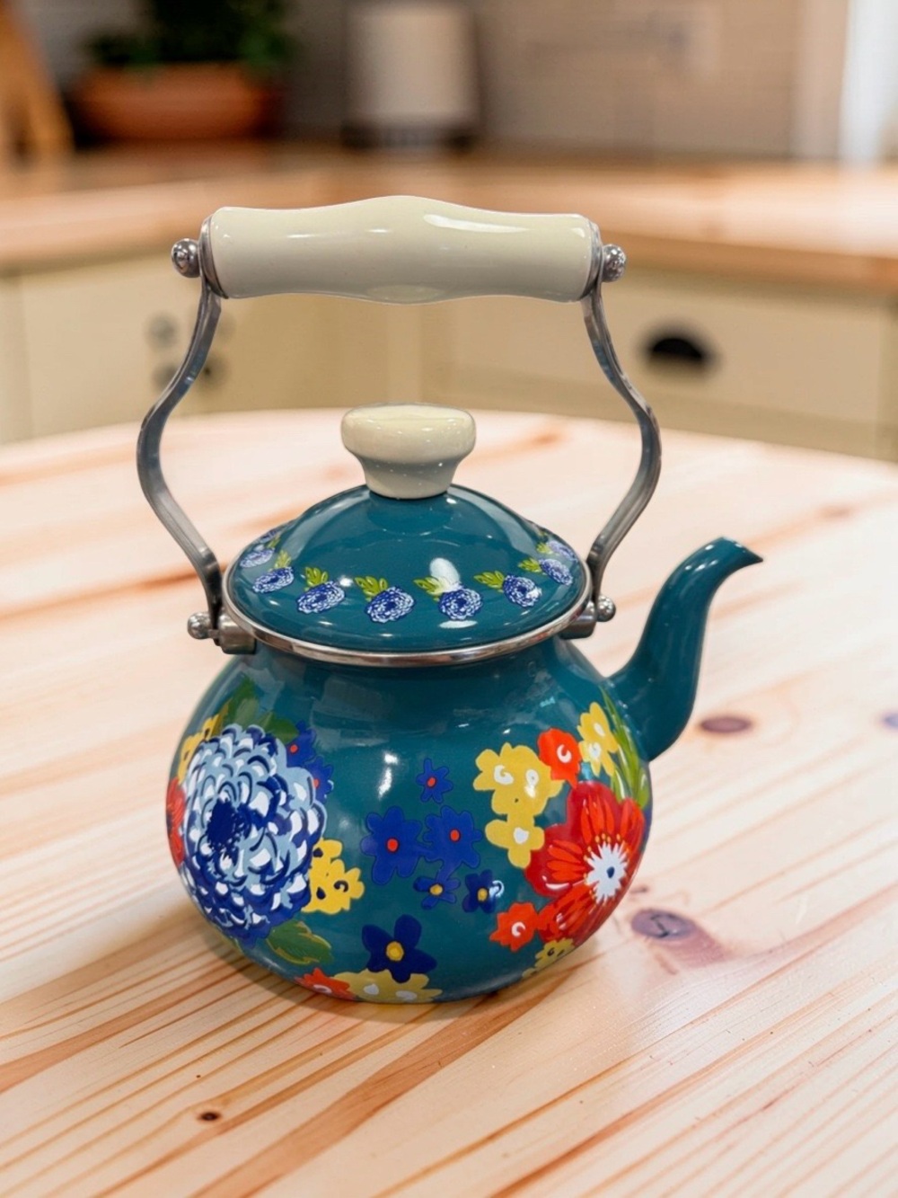 The Pioneer Woman “Dazzling Dahlias” Stovetop Kettle with Cream Handle- 2 quart